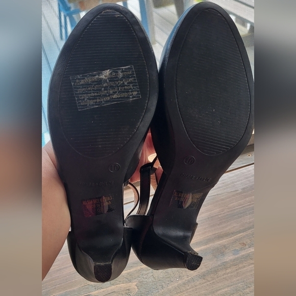 Chase + Chloe Black Heels - Picture 8 of 11